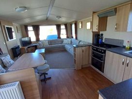 Greenacres Holiday Park - Holiday Accommodation 9317 - North Wales - 1189238 - thumbnail photo 3