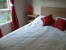 Greenacres Holiday Park - Holiday Accommodation 9317 - North Wales - 1189238 - thumbnail photo 4