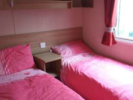 Greenacres Holiday Park - Holiday Accommodation 9317 - North Wales - 1189238 - thumbnail photo 5