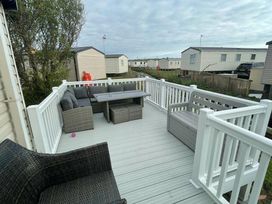 Greenacres Holiday Park - Holiday Accommodation 9317 - North Wales - 1189238 - thumbnail photo 8