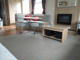 Greenacres Holiday Park - Holiday Accommodation 9317 - North Wales - 1189238 - thumbnail photo 9