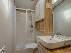 Kelling Heath Holiday Park - Holiday Accommodation 9356 - Norfolk - 1189243 - thumbnail photo 13