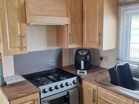 Coral Beach - Holiday Accommodation 9357 - Lincolnshire - 1189244 - thumbnail photo 6