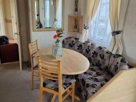 Coral Beach - Holiday Accommodation 9357 - Lincolnshire - 1189244 - thumbnail photo 7
