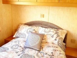 Coral Beach - Holiday Accommodation 9357 - Lincolnshire - 1189244 - thumbnail photo 8