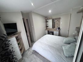 Presthaven Beach Resort - Holiday Accommodation 9447 - North Wales - 1189250 - thumbnail photo 3