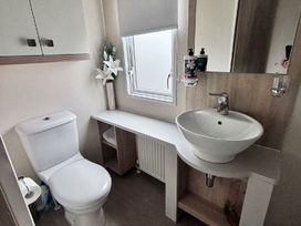 Presthaven Beach Resort - Holiday Accommodation 9447 - North Wales - 1189250 - thumbnail photo 6