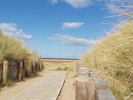 Presthaven Beach Resort - Holiday Accommodation 9447 - North Wales - 1189250 - thumbnail photo 11