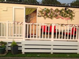 Lido Beach Holiday Park - Holiday Accommodation 9450 - North Wales - 1189251 - thumbnail photo 8