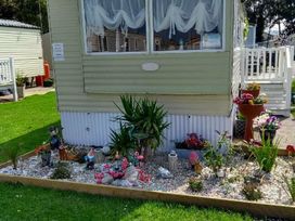 Lido Beach Holiday Park - Holiday Accommodation 9450 - North Wales - 1189251 - thumbnail photo 10