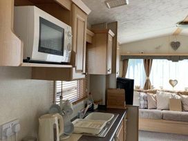 Happy Days Holiday Homes - Holiday Accommodation 9458 - Lincolnshire - 1189252 - thumbnail photo 3