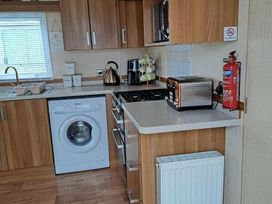 Ty Mawr Holiday Park - Holiday Accommodation 946 - North Wales - 1189253 - thumbnail photo 14