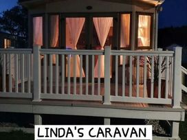 Ty Mawr Holiday Park - Holiday Accommodation 946 - North Wales - 1189253 - thumbnail photo 17