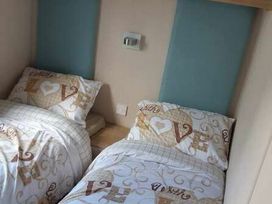 Ty Mawr Holiday Park - Holiday Accommodation 9533 - North Wales - 1189258 - thumbnail photo 9