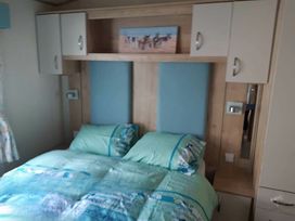 Ty Mawr Holiday Park - Holiday Accommodation 9533 - North Wales - 1189258 - thumbnail photo 15