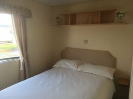 Lyons Robin Hood - Holiday Accommodation 9562 - North Wales - 1189262 - thumbnail photo 7
