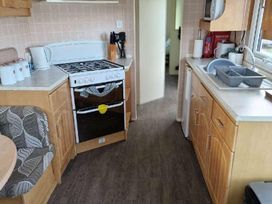 Happy Days Holiday Homes - Holiday Accommodation 9687 - Lincolnshire - 1189274 - thumbnail photo 8