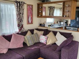 Marton Mere Holiday Village - Holiday Accommodation 9695 - Lake District - 1189276 - thumbnail photo 4