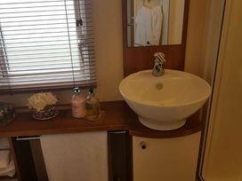 Primrose Valley Holiday Park - Holiday Accommodation 9708 - North Yorkshire (incl. Whitby) - 1189278 - thumbnail photo 4
