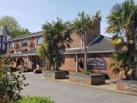 Green Farm Caravan Park - Holiday Accommodation 9807 - Norfolk - 1189289 - thumbnail photo 1