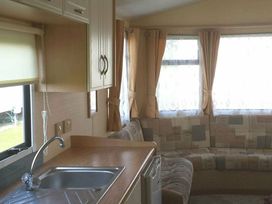 Green Farm Caravan Park - Holiday Accommodation 9807 - Norfolk - 1189289 - thumbnail photo 4