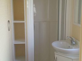 Green Farm Caravan Park - Holiday Accommodation 9807 - Norfolk - 1189289 - thumbnail photo 10
