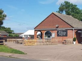 Green Farm Caravan Park - Holiday Accommodation 9807 - Norfolk - 1189289 - thumbnail photo 13