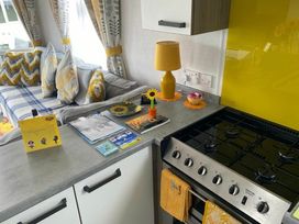 Primrose Valley Holiday Park - Holiday Accommodation 9833 - North Yorkshire (incl. Whitby) - 1189290 - thumbnail photo 6