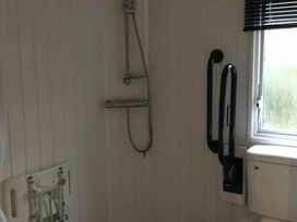 Kelling Heath Holiday Park - Holiday Accommodation 9836 - Norfolk - 1189291 - thumbnail photo 5