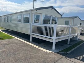 Golden Palm Resort - Holiday Accommodation 9838 - Lincolnshire - 1189292 - thumbnail photo 2