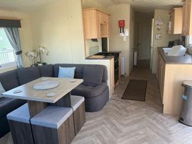 Golden Palm Resort - Holiday Accommodation 9838 - Lincolnshire - 1189292 - thumbnail photo 4