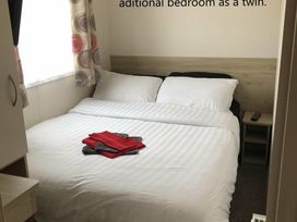 Spring Willows Leisure Park - Holiday Accommodation 9848 - North Yorkshire (incl. Whitby) - 1189293 - thumbnail photo 8