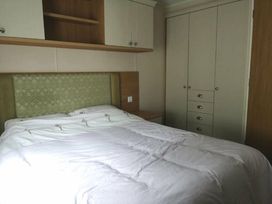 Waterside Bowleaze Cove Holiday Park - Holiday Accommodation 9875 - Dorset - 1189297 - thumbnail photo 6