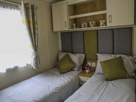Hoburne Naish - Holiday Accommodation 9884 - Hampshire - 1189299 - thumbnail photo 7