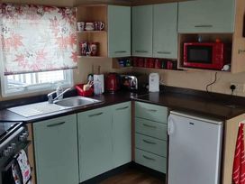 Waterside Bowleaze Cove Holiday Park - Holiday Accommodation 9918 - Dorset - 1189303 - thumbnail photo 4