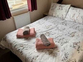 Brynowen Holiday Park - Holiday Accommodation 9957 - Mid Wales - 1189307 - thumbnail photo 4
