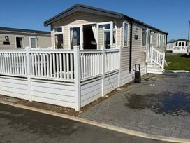 Flamingo Land Holiday Park - Holiday Accommodation 9978 - North Yorkshire (incl. Whitby) - 1189308 - thumbnail photo 11