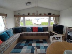 Primrose Valley Holiday Park - Holiday Accommodation 9989 - North Yorkshire (incl. Whitby) - 1189311 - thumbnail photo 3