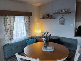 Primrose Valley Holiday Park - Holiday Accommodation 9989 - North Yorkshire (incl. Whitby) - 1189311 - thumbnail photo 8
