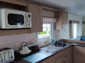Primrose Valley Holiday Park - Holiday Accommodation 9989 - North Yorkshire (incl. Whitby) - 1189311 - thumbnail photo 10