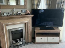 Seashore Holiday Park - Holiday Accommodation 9999 - Norfolk - 1189312 - thumbnail photo 3