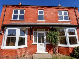 A house with windows and door in Saltburn-by-the-Sea