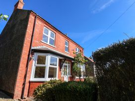 A house with windows and door at 22 The Lane Saltburn-by-the-Sea