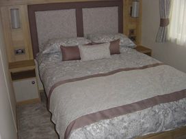 Presthaven Beach Resort - Holiday Accommodation 13876 - North Wales - 1189651 - thumbnail photo 10
