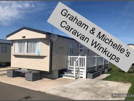 Lyons Winkups and Primrose - Holiday Accommodation 4006 - North Wales - 1189689 - thumbnail photo 1