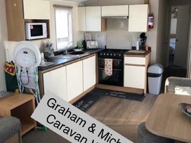 Lyons Winkups and Primrose - Holiday Accommodation 4006 - North Wales - 1189689 - thumbnail photo 8
