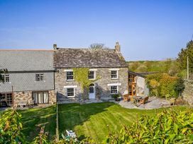 A house with garden and patio furniture at The Old Farm House near Pelynt