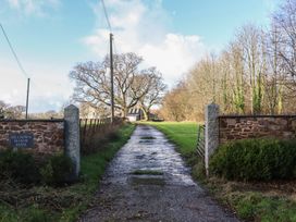 A path leading to Hilldown Manor Farm near Bow