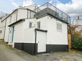 A house with a roof terrace and entrance door at 4 Brynteg Terrace Menai Bridge