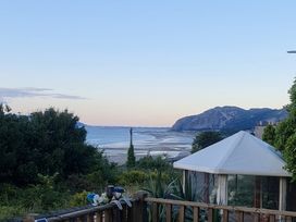 A view of the sea and mountains at Sea View Escape in Penmaenmawr